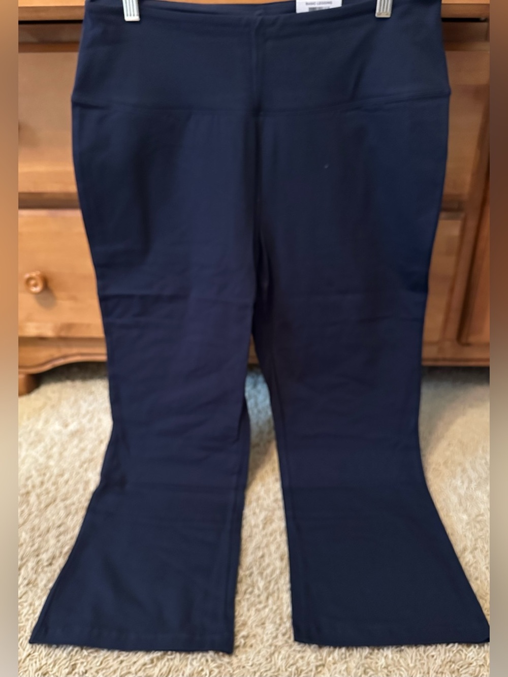 NWT STYLE & CO NAVY CROPPED FLARE